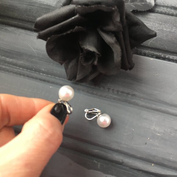 Vintage Clip-on Earrings Lot (Lot of 5) - Picture 3 of 10